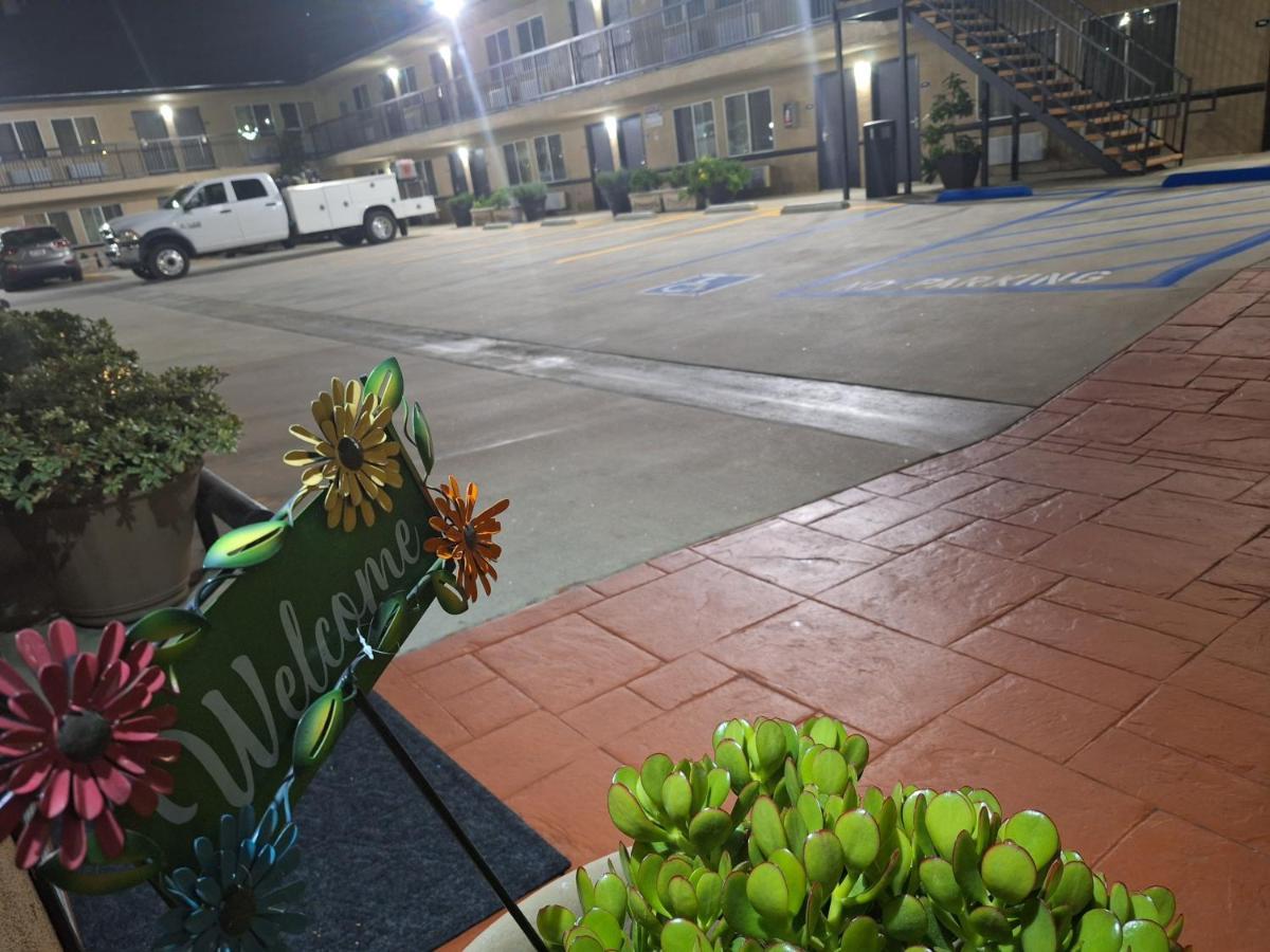 Portofino Inn Burbank Bagian luar foto